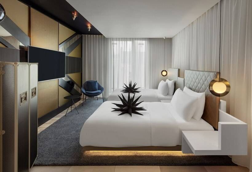 スタンダードルーム, W London