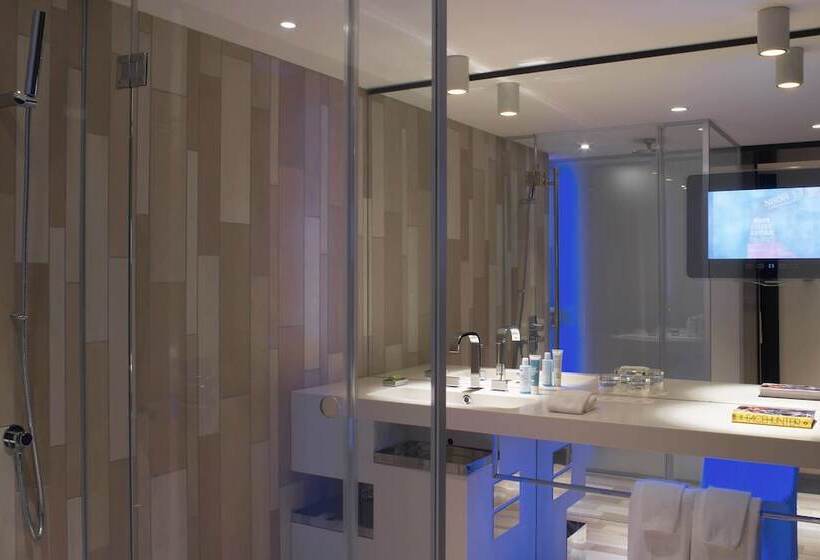 スイート, W London