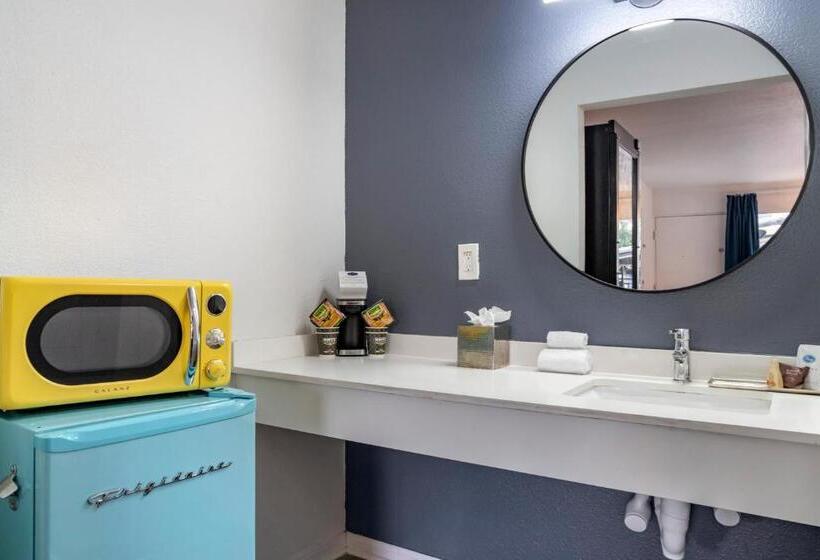 חדר סטנדרט עם מיטת קינג, Heights House Hotel, Ascend Hotel Collection