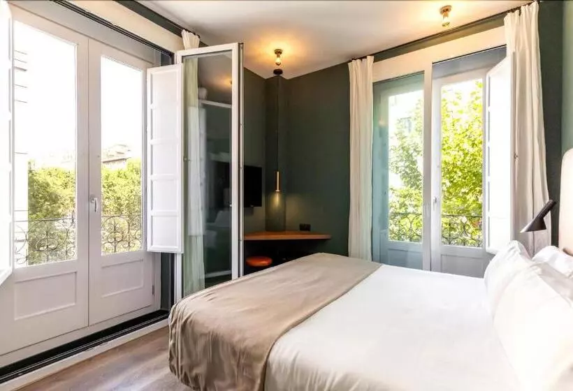 اتاق استاندارد با بالکن, Uma Suites Atocha