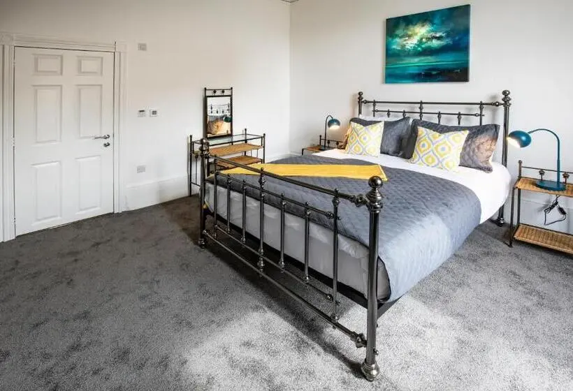 キングサイズベッドのデラックスルーム, Bricksage Rooms, King S Lynn South Gate