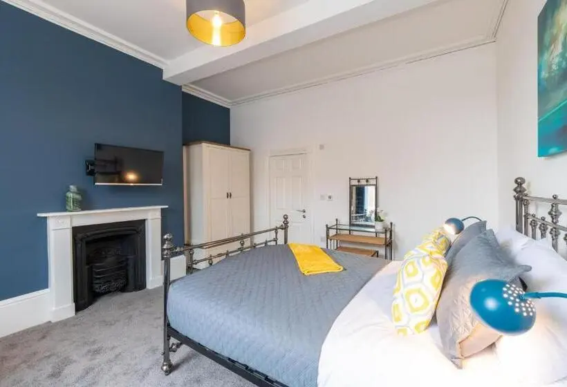 キングサイズベッドのデラックスルーム, Bricksage Rooms, King S Lynn South Gate