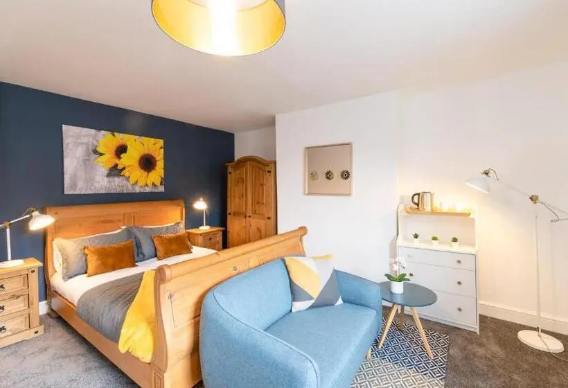 キングサイズベッドのデラックスルーム, Bricksage Rooms, King S Lynn South Gate