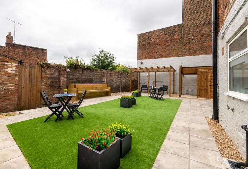 חדר דחוקס עם מיטת קינג, Bricksage Rooms, King S Lynn South Gate