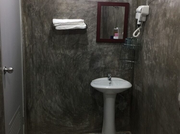 Номер Стандарт, Shin Sane Guest House