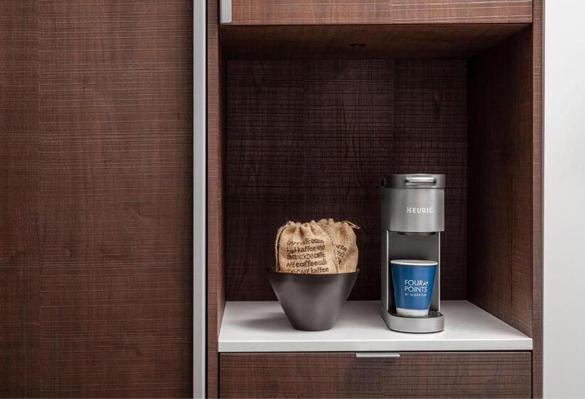 带大床的经典房间, Four Points By Sheraton Flushing