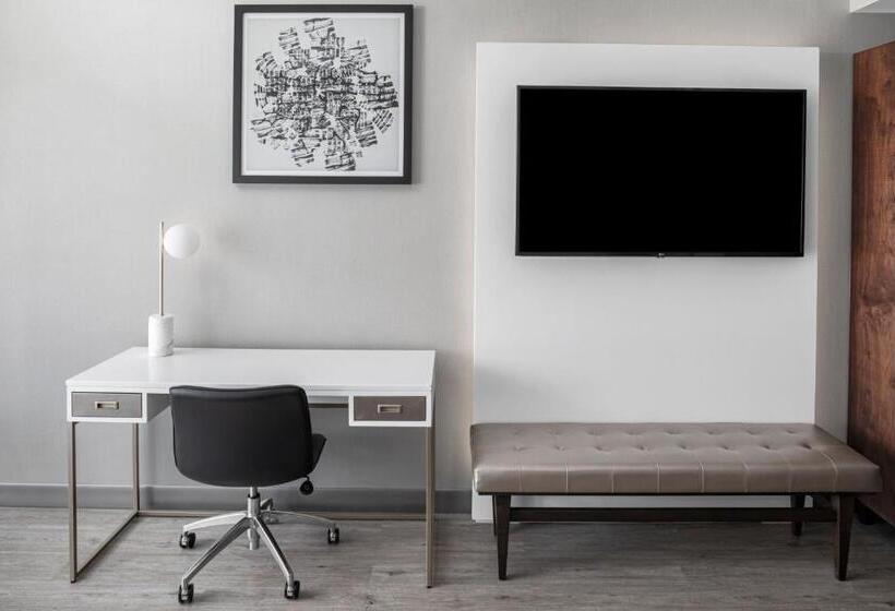 带大床的经典房间, Four Points By Sheraton Flushing