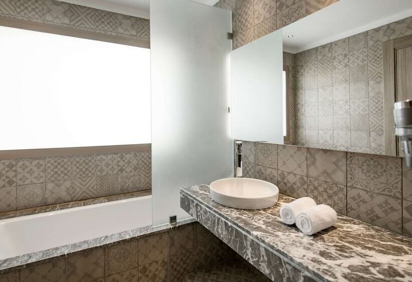 غرفة قياسية مزوَّدة بشُرفة, Radisson Blu Resort Al Hoceima