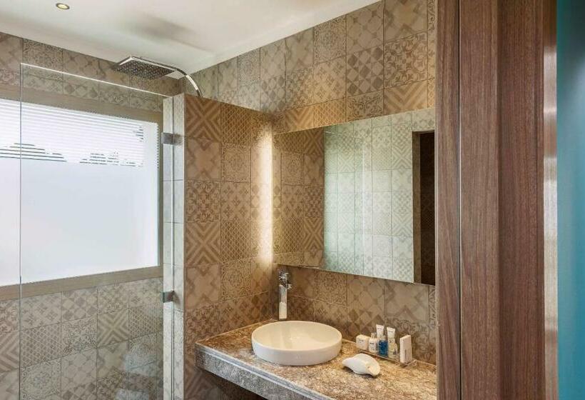 جناح جونيور مزوَّد بشرفة, Radisson Blu Resort Al Hoceima