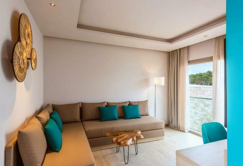 جناح جونيور مزوَّد بشرفة, Radisson Blu Resort Al Hoceima