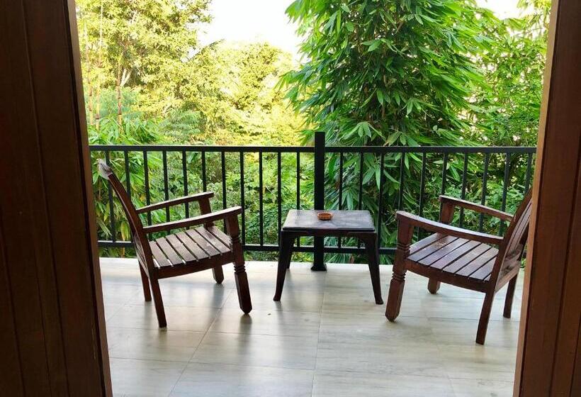 발코니 수피리어 룸, Sundaras Resort & Spa Dambulla