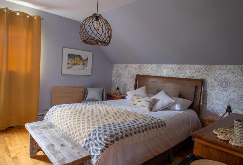 غرفة قياسية, Au Coq Du Bonheur