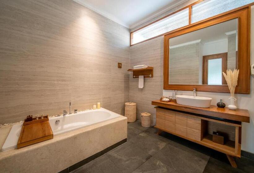 غرفة ديلوكس مطلة على النهر, Harsono Boutique Resort Bali