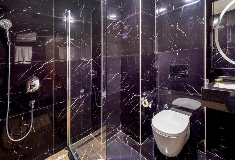 Номер Стандарт, Novel Centre Point