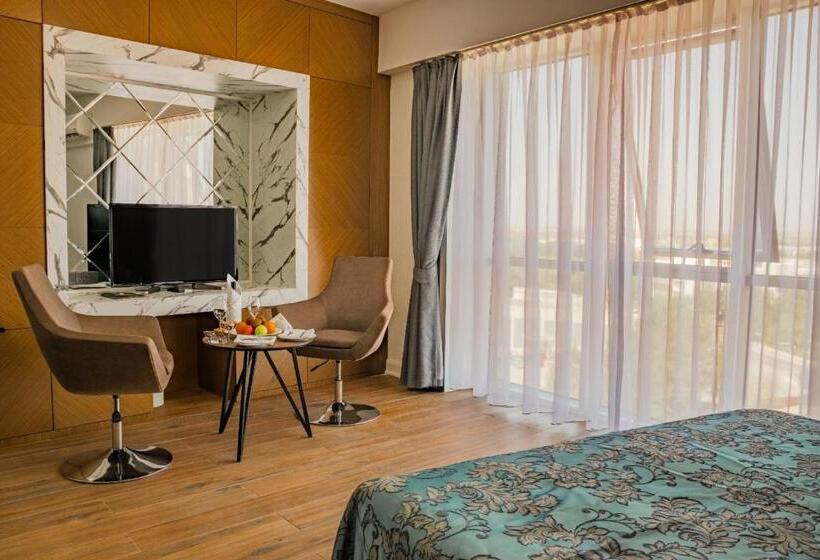 Номер Стандарт, Novel Centre Point