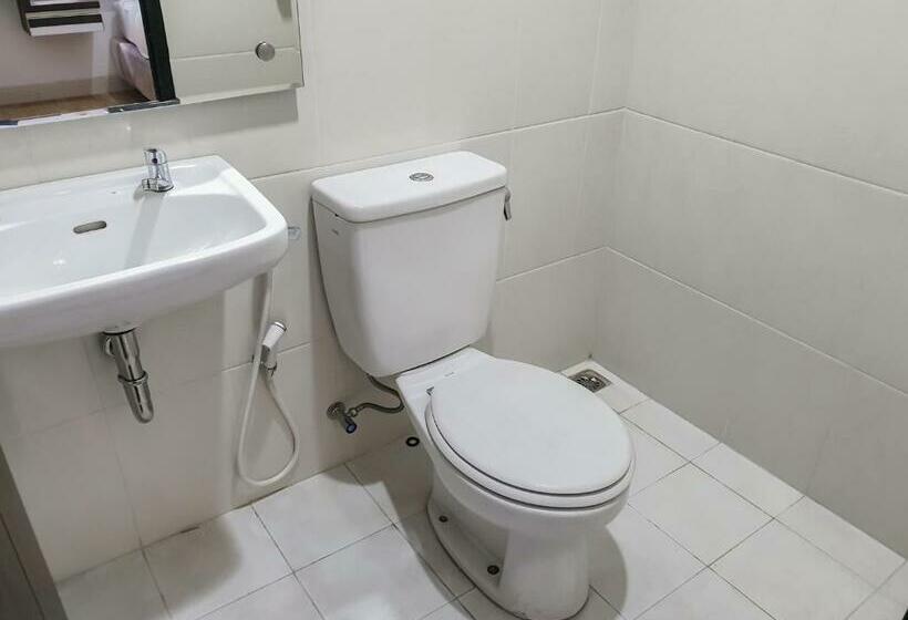 스탠다드 룸, Reddoorz Near Istana Plaza 3