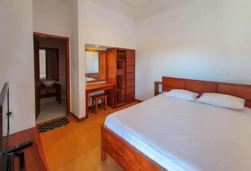 デラックスルーム, Rumah Eyang Tardjo Syariah Mitra Reddoorz