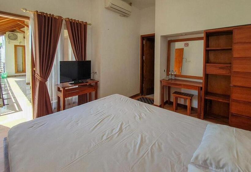 디럭스 룸, Rumah Eyang Tardjo Syariah Mitra Reddoorz