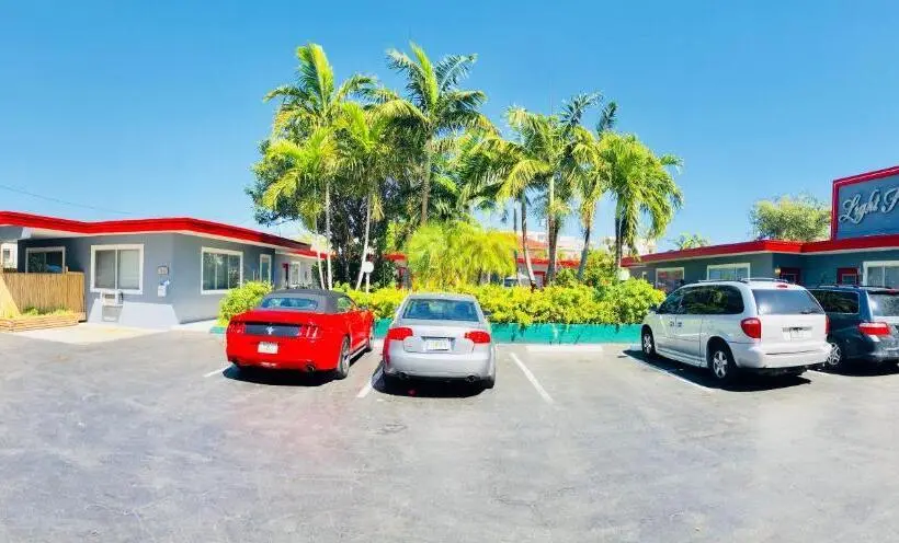 استودیوی استاندارد, Hollywood Light Haven Lodge