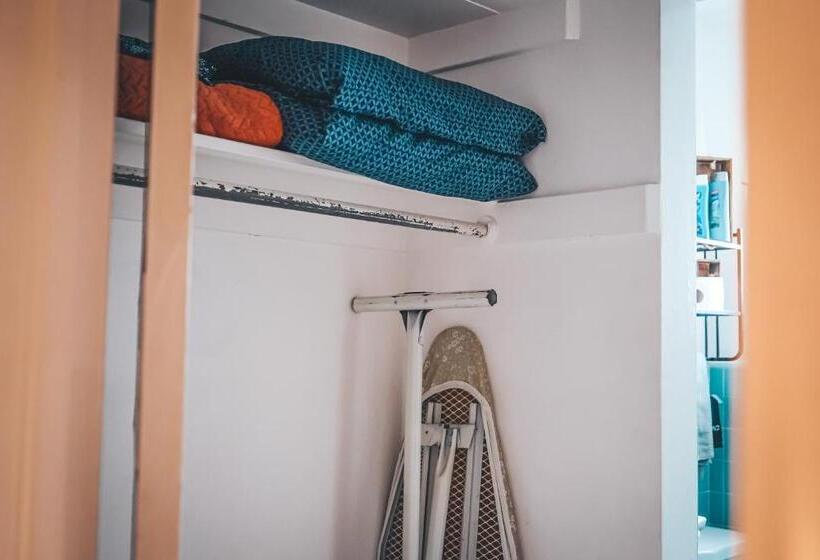 스탠다드 스튜디오 킹침대, Hollywood Light Haven Lodge