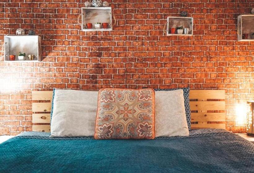 스탠다드 스튜디오 킹침대, Hollywood Light Haven Lodge