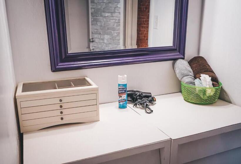 스탠다드 스튜디오 킹침대, Hollywood Light Haven Lodge