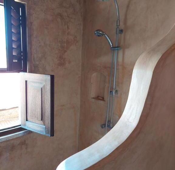 اتاق استاندارد, Samaki House