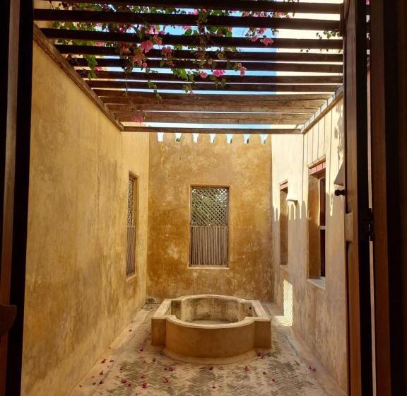 اتاق خانوادگی, Samaki House