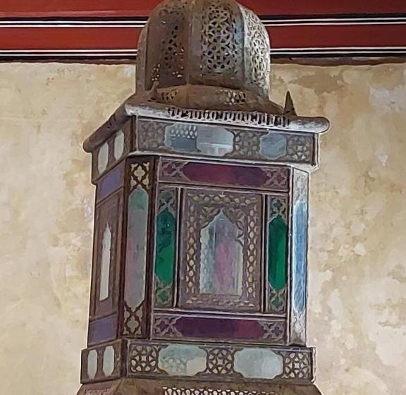 اتاق خانوادگی, Samaki House