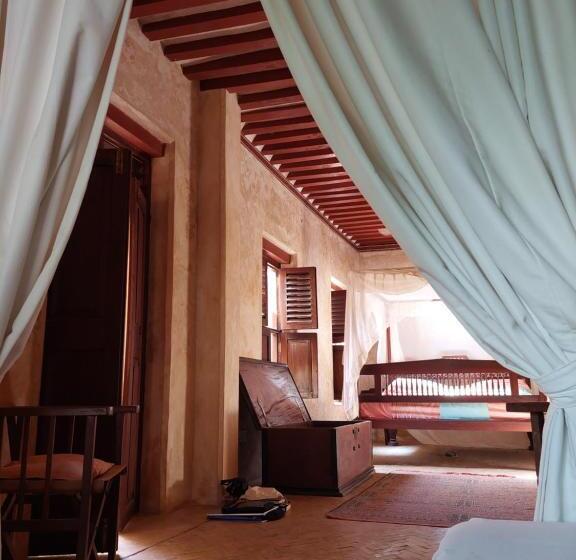 اتاق خانوادگی, Samaki House