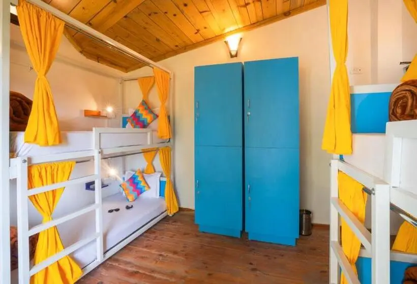 ルームシェアのワンベッド, Gostops Mukteshwar Private Rooms And Dorms