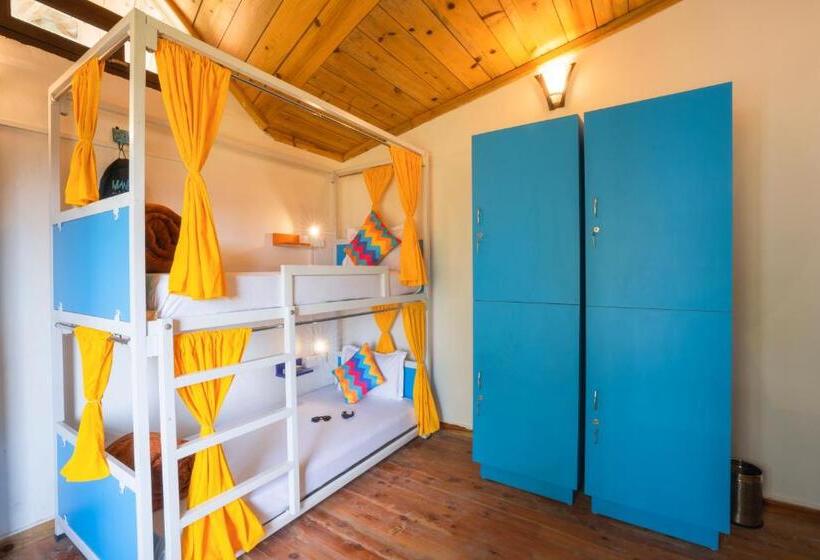 Llit en Habitació Compartida, Gostops Mukteshwar