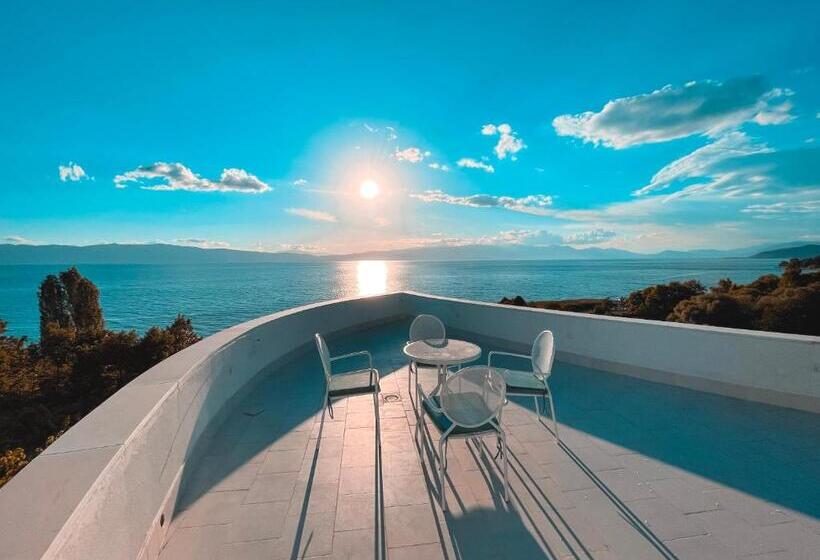 اتاق لوکس با چشم‌انداز دریاچه, Villa Bella Ohrid