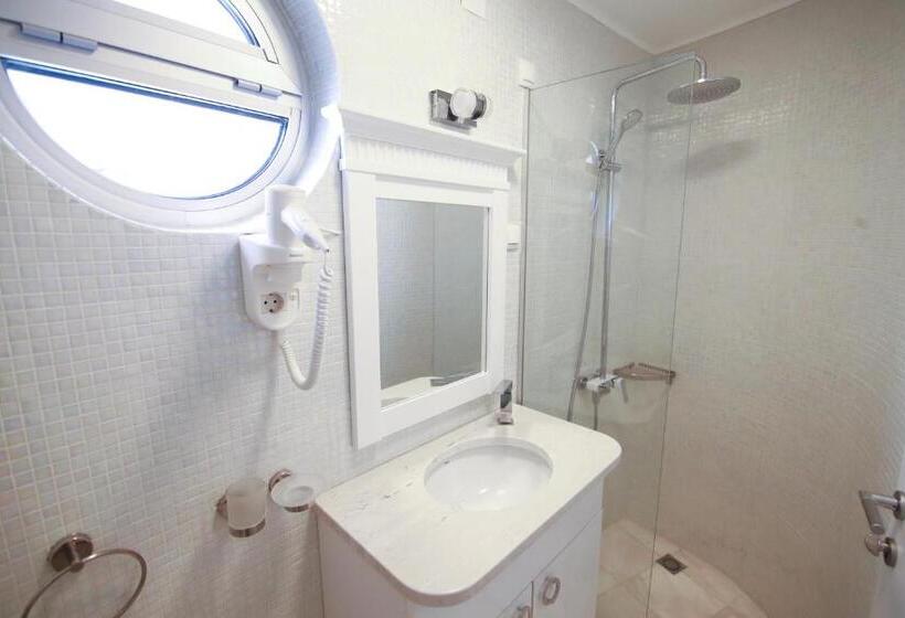 اتاق لوکس با چشم‌انداز دریاچه, Villa Bella Ohrid
