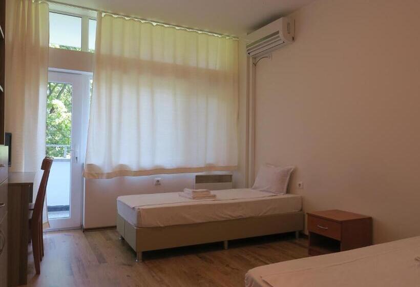 דירת חדר עם טרסה, Green Hill