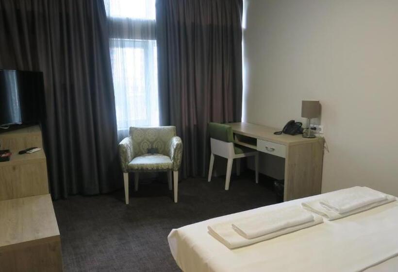 חדר סופריור עם מיטת קינג, Green Hill