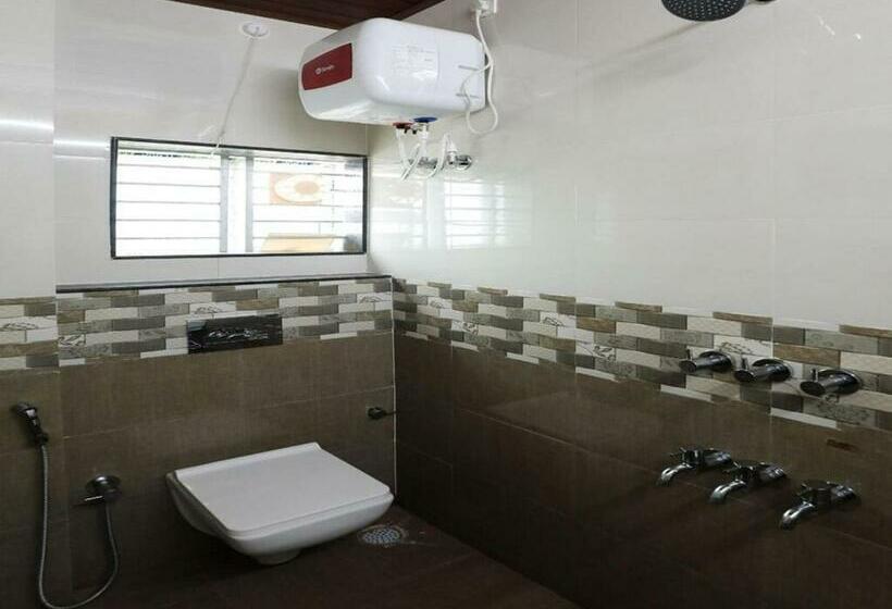 חדר דלוקס, Guru Comforts Belur