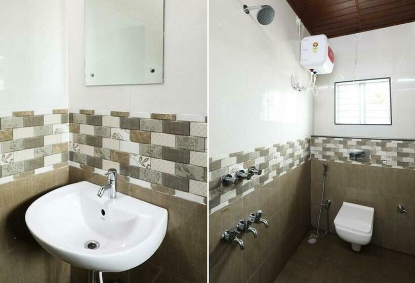 חדר דלוקס, Guru Comforts Belur