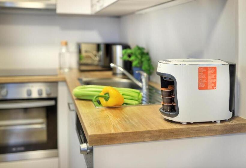 2 Bedroom Suite with Balcony, Jimmy S Apartments Siena