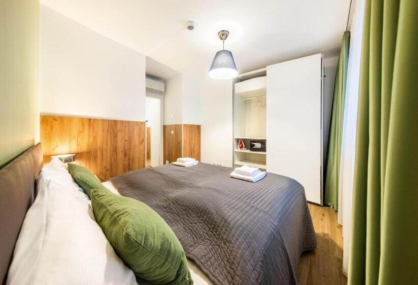 2 Bedroom Suite with Balcony, Jimmy S Apartments Siena