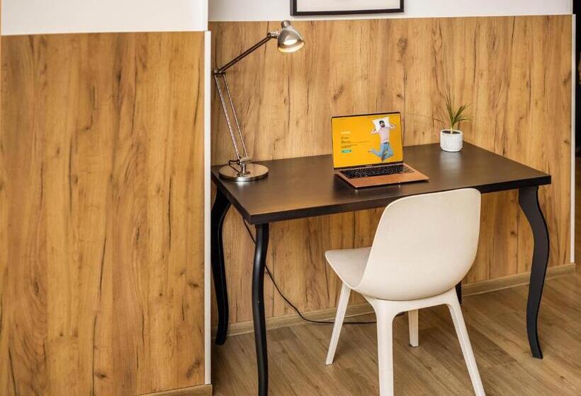 带阳台套房, Jimmy S Apartments Siena