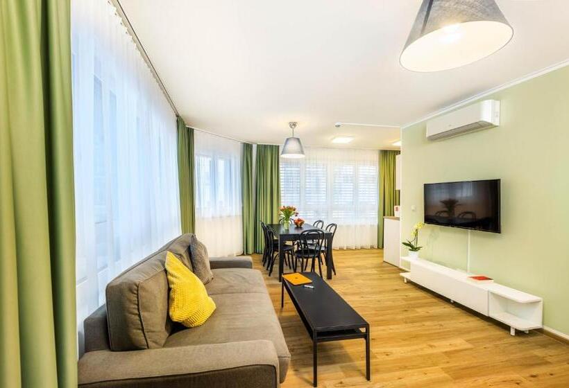 2 Bedroom Suite with Balcony, Jimmy S Apartments Siena