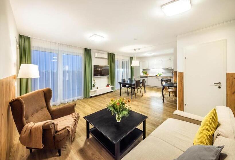 带阳台套房, Jimmy S Apartments Siena