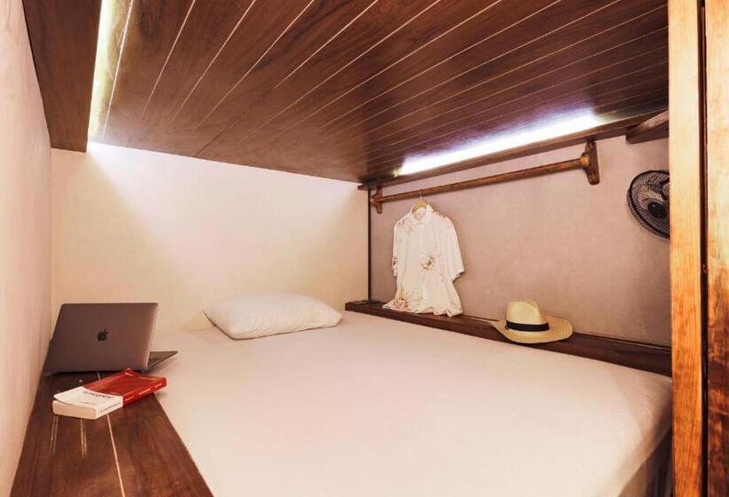 ルームシェアのワンベッド, Che Bacalar Hostel & Bar Adults Only
