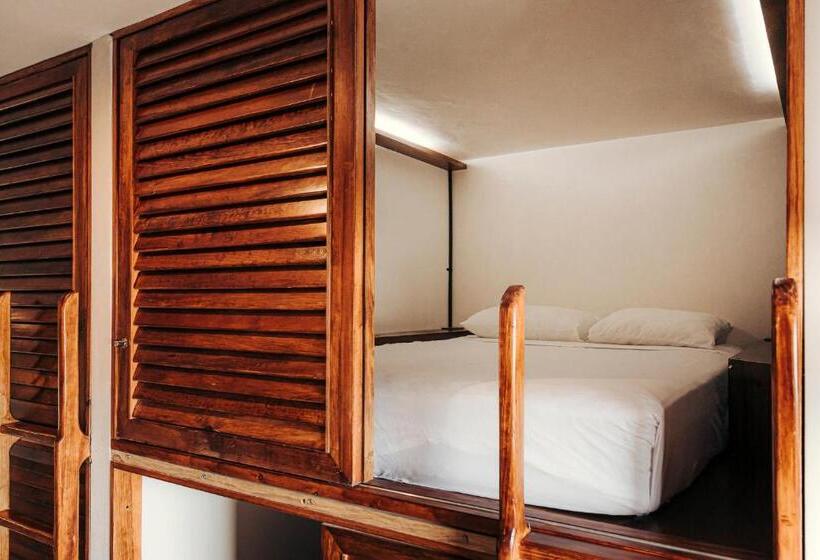 ルームシェアのワンベッド, Che Bacalar Hostel & Bar Adults Only
