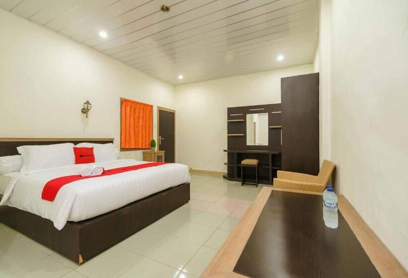 Номер Deluxe, Reddoorz Plus @ Setiabudi Medan 4