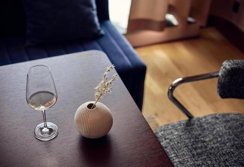 Sviitti, Schwan Locke