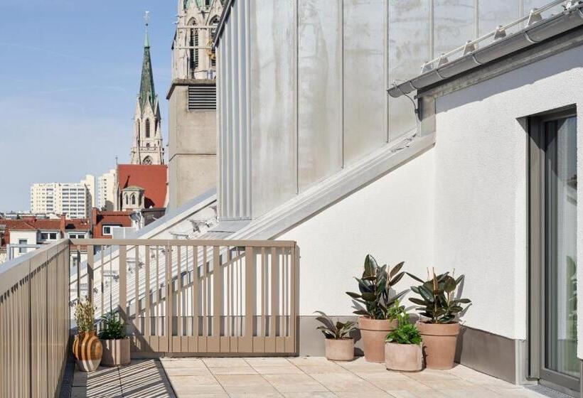 Suíte com Terraço, Schwan Locke