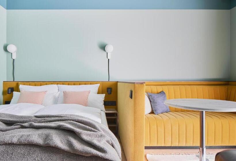 Standard-studio, Schwan Locke