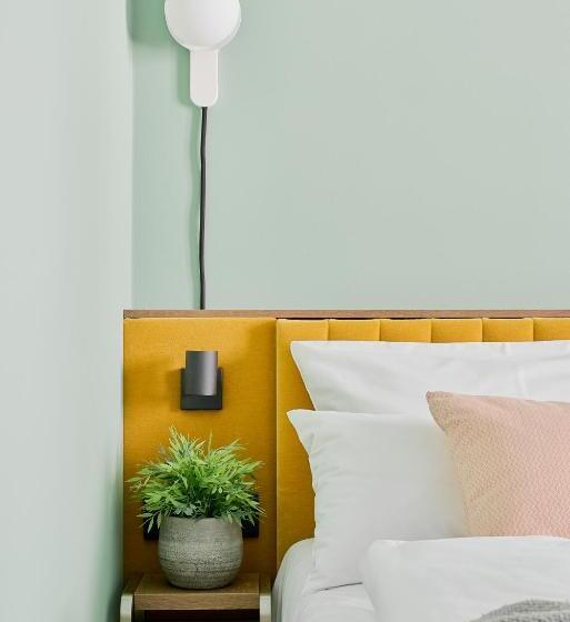 Standard-studio, Schwan Locke